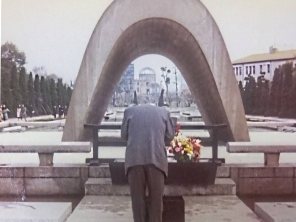 原爆死没者記念碑